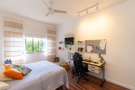 Casa à venda com 300m², 5 quartos e 4 vagasQuarto