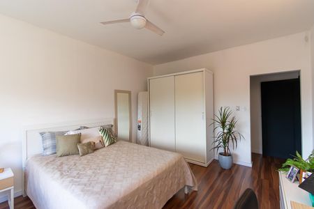 Casa à venda com 300m², 5 quartos e 4 vagasSuíte 1