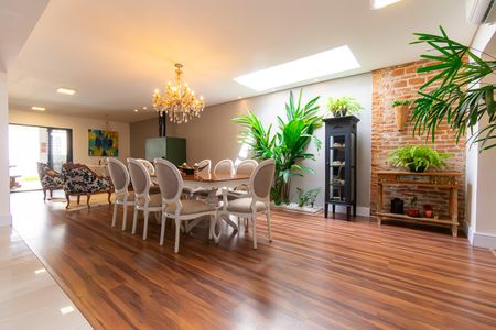 Sala de casa à venda com 5 quartos, 300m² em Planalto Paulista, São Paulo