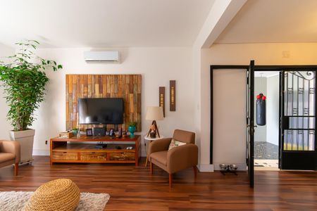 Casa à venda com 300m², 5 quartos e 4 vagasSala