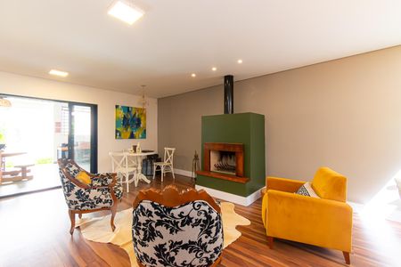 Sala de casa à venda com 5 quartos, 300m² em Planalto Paulista, São Paulo