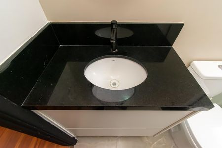 Casa à venda com 300m², 5 quartos e 4 vagasBanheiro 3