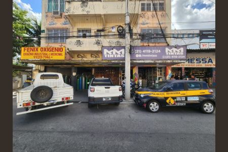 Apartamento para alugar com 80m², 2 quartos e sem vagaFachada