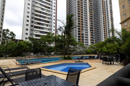 Apartamento à venda com 82m², 2 quartos e 2 vagas Apartamento à venda com 82m², 2 quartos e 2 vagasÁrea comum - Piscina