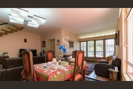 Casa à venda com 4 quartos, 258m² em Mirandópolis, São Paulo