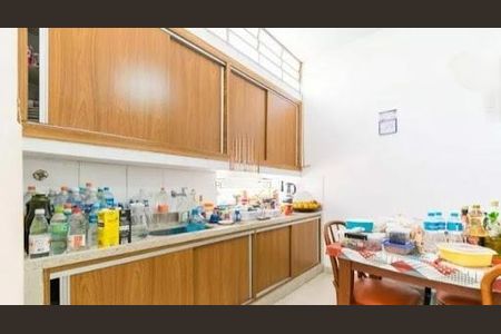 Casa à venda com 4 quartos, 258m² em Mirandópolis, São Paulo