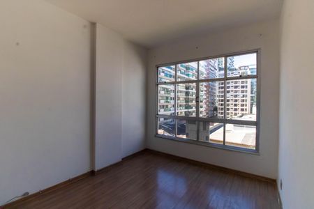Apartamento à venda com 69m², 2 quartos e sem vaga Apartamento à venda com 69m², 2 quartos e sem vagaSala
