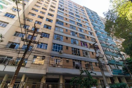Apartamento à venda com 69m², 2 quartos e sem vaga Apartamento à venda com 69m², 2 quartos e sem vagaFachada