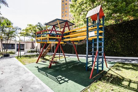 Apartamento à venda com 47m², 2 quartos e 1 vagaplay ground_3