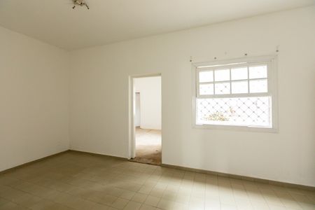 Casa à venda com 300m², 4 quartos e 2 vagas