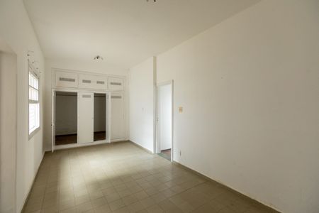 Casa à venda com 300m², 4 quartos e 2 vagas