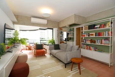 Apartamento à venda com 90m², 2 quartos e 2 vagasAmbientes Integrados (Sala de Estar, Jantar e Cozinha)