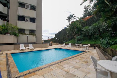 Apartamento à venda com 90m², 2 quartos e 2 vagasÁrea Comum - Piscina