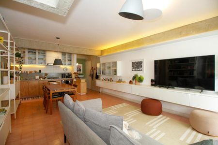 Apartamento à venda com 90m², 2 quartos e 2 vagasAmbientes Integrados (Sala de Estar, Jantar e Cozinha)