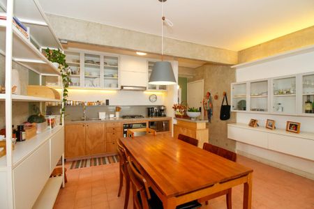 Apartamento à venda com 90m², 2 quartos e 2 vagasAmbientes Integrados (Sala de Estar, Jantar e Cozinha)