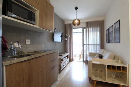 Sala/Cozinha de apartamento à venda com 1 quarto, 37m² em Indianópolis, São Paulo