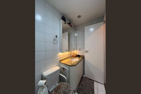 Casa de condomínio à venda com 120m², 3 quartos e 2 vagasBanheiro