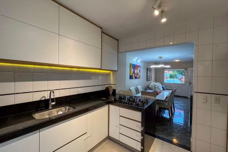 Casa de condomínio à venda com 120m², 3 quartos e 2 vagasCozinha