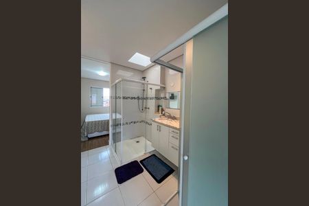 Casa de condomínio à venda com 120m², 3 quartos e 2 vagasBanheiro da Suíte