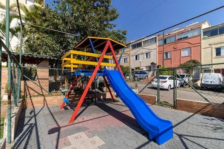 Casa de condomínio à venda com 120m², 3 quartos e 2 vagasÁrea comum - Playground