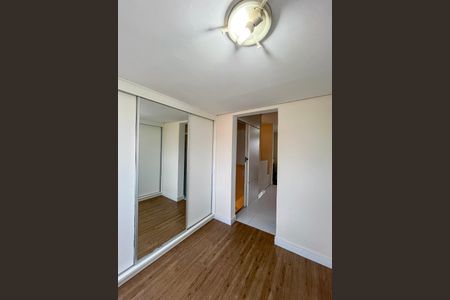 Casa de condomínio à venda com 120m², 3 quartos e 2 vagasCloset