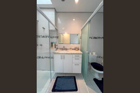 Casa de condomínio à venda com 120m², 3 quartos e 2 vagasBanheiro da Suíte