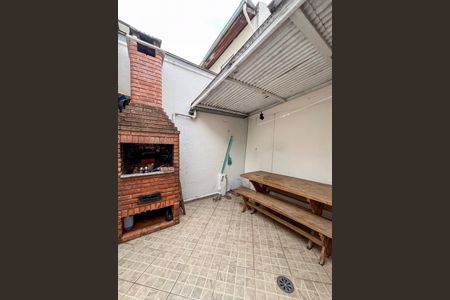 Casa de condomínio à venda com 120m², 3 quartos e 2 vagasQuintal