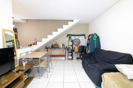 Casa à venda com 131m², 2 quartos e 1 vaga Casa à venda com 131m², 2 quartos e 1 vagaCasa/Fundo