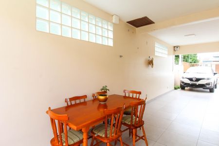 Casa à venda com 144m², 3 quartos e 1 vagaÁrea externa