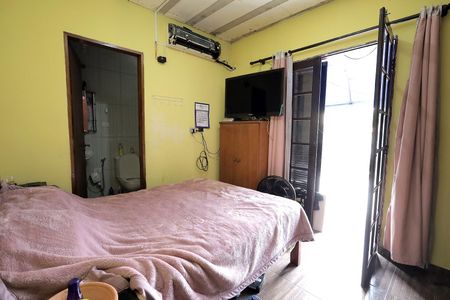 Casa à venda com 292m², 4 quartos e 2 vagasQuarto Suíte