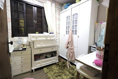 Casa à venda com 292m², 4 quartos e 2 vagasQuarto 1