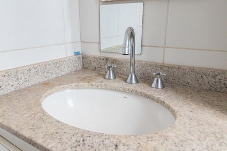 Apartamento à venda com 62m², 2 quartos e 2 vagasBanheiro da Suíte