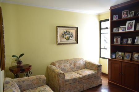 Apartamento à venda com 138m², 3 quartos e 2 vagasSala de TV