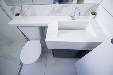 Banheiro da Suíte de apartamento à venda com 3 quartos, 144m² em Cabral, Contagem