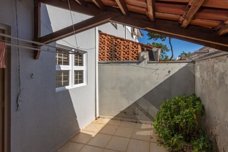 Casa de condomínio para alugar com 78m², 2 quartos e 1 vagaQuintal 