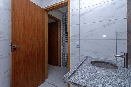 Casa à venda com 81m², 2 quartos e 1 vagabanheiro social_4