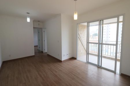 Sala de apartamento para alugar com 2 quartos, 58m² em Km 18, Osasco