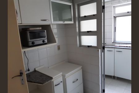 Cozinha de apartamento à venda com 1 quarto, 48m² em Petrópolis, Porto Alegre