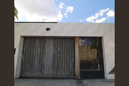 Casa para alugar com 115m², 2 quartos e 2 vagasFachada