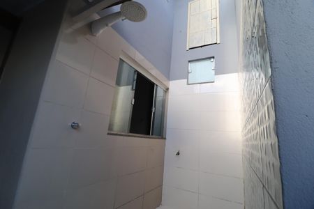 Casa para alugar com 115m², 2 quartos e 2 vagasDucha