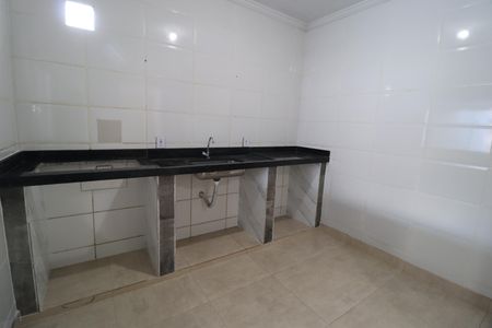 Casa para alugar com 115m², 2 quartos e 2 vagasCozinha