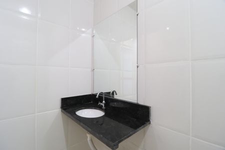 Casa para alugar com 115m², 2 quartos e 2 vagasBanheiro Social