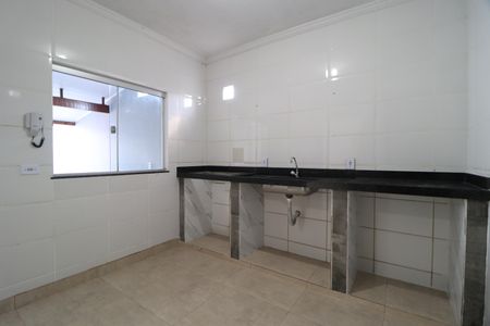 Casa para alugar com 115m², 2 quartos e 2 vagasCozinha