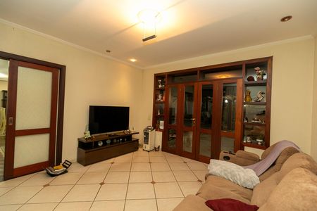 SALA DE TV de casa de condomínio à venda com 4 quartos, 415m² em Vila Madalena, Campinas