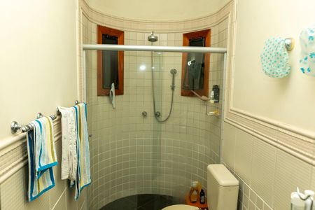Casa de condomínio à venda com 415m², 4 quartos e 4 vagasBANHEIRO SOCIAL