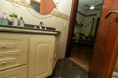 Casa de condomínio à venda com 415m², 4 quartos e 4 vagasBANHEIRO SUITE