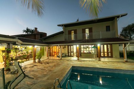 Casa de condomínio à venda com 415m², 4 quartos e 4 vagasVISTA QUINTAL