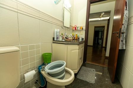 Casa de condomínio à venda com 415m², 4 quartos e 4 vagasBANHEIRO SOCIAL