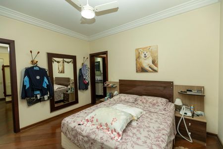 Casa de condomínio à venda com 415m², 4 quartos e 4 vagasQUARTO 4 SUITE