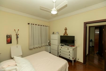 Casa de condomínio à venda com 415m², 4 quartos e 4 vagasQUARTO 1